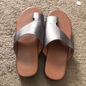 Sandals toe correcting
